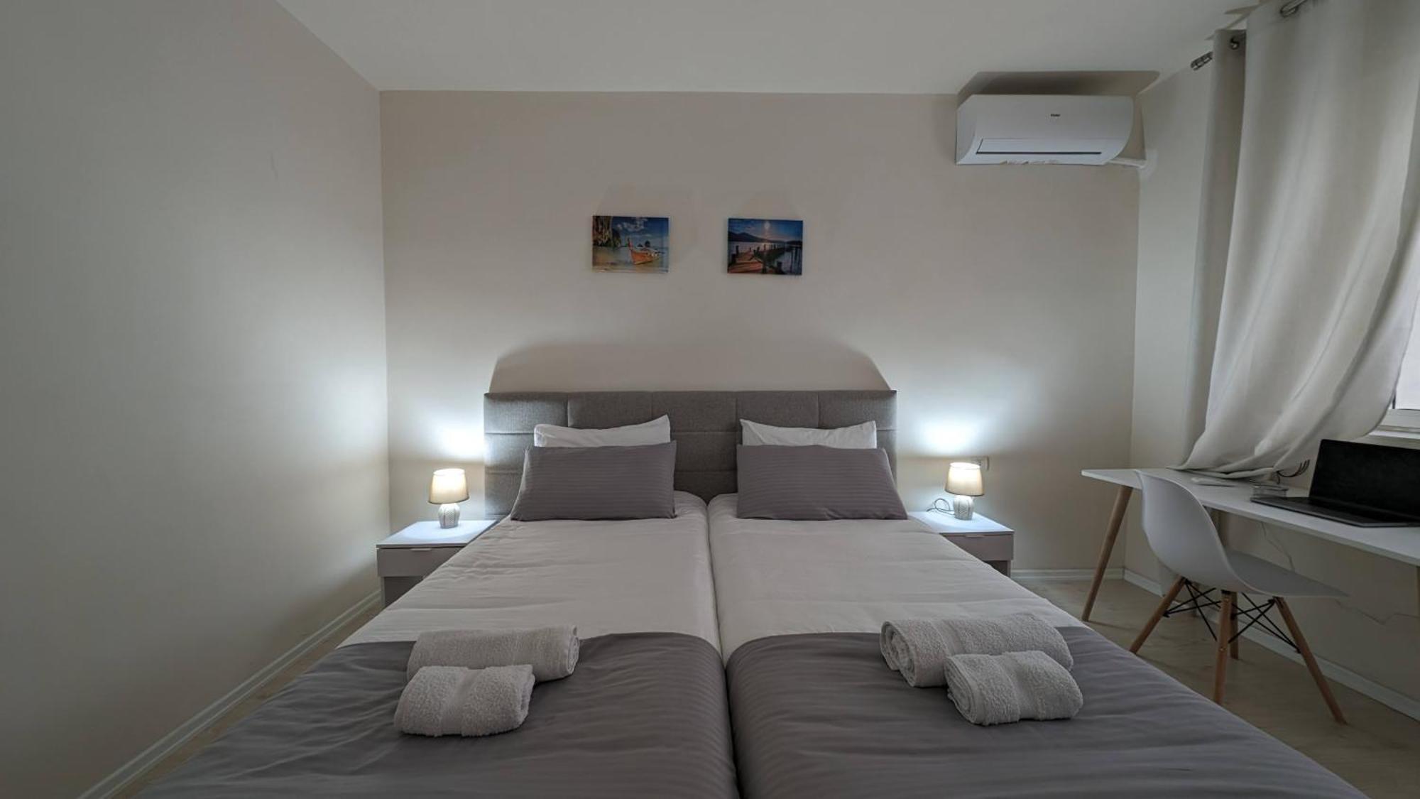 Modern Cozy Apartment 10 Min Walk To Skanderbeg Square Tirana Exterior foto