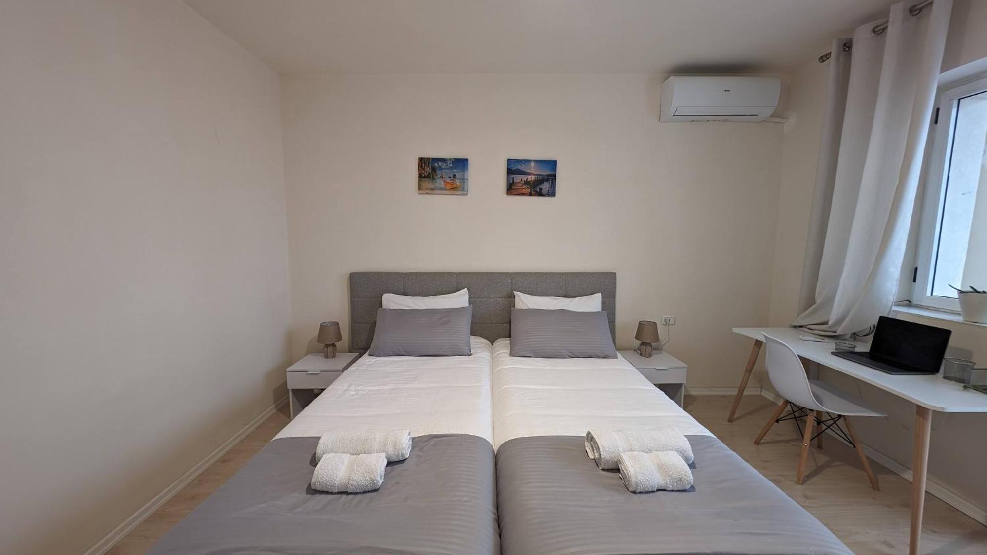 Modern Cozy Apartment 10 Min Walk To Skanderbeg Square Tirana Exterior foto