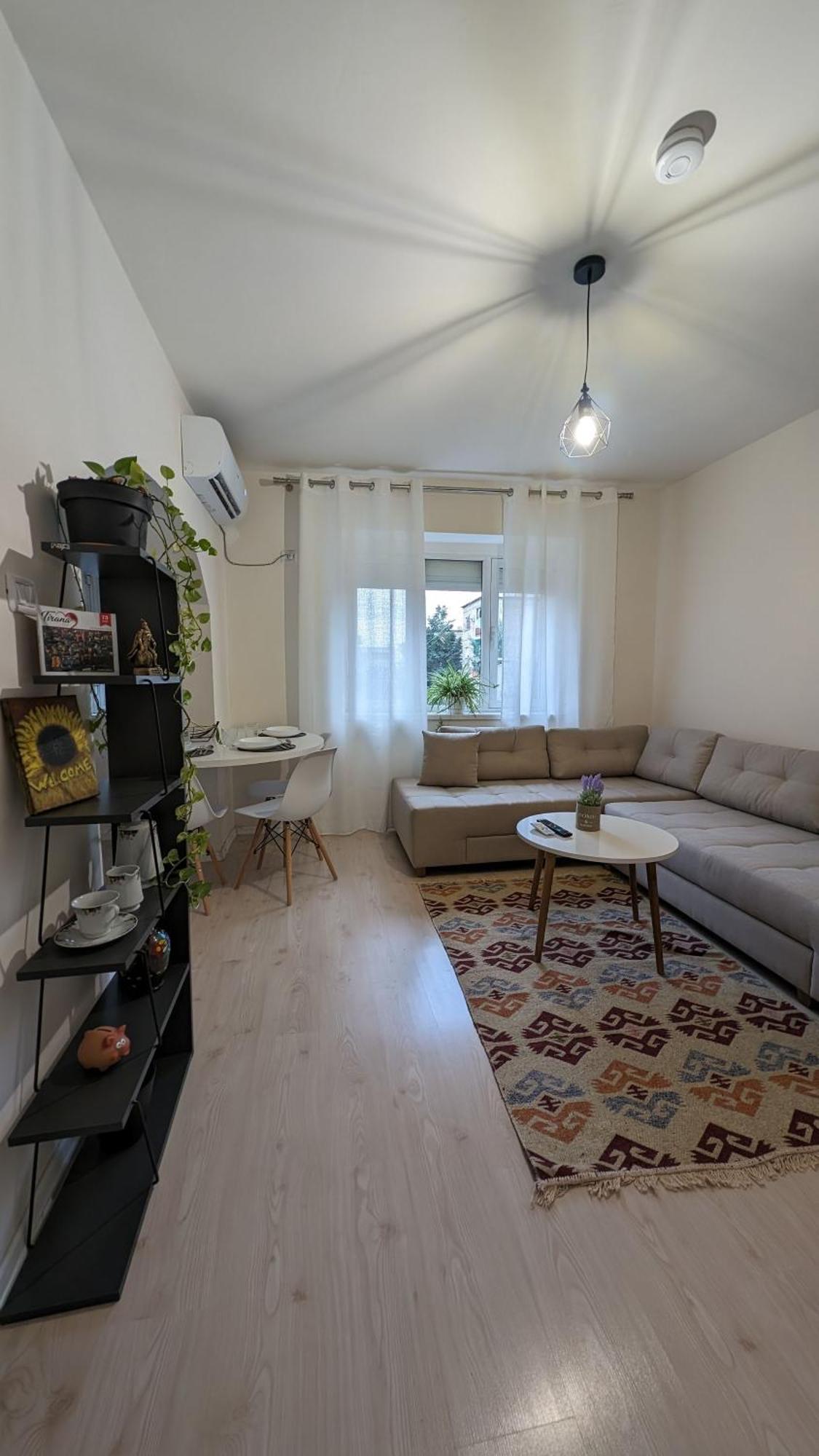 Modern Cozy Apartment 10 Min Walk To Skanderbeg Square Tirana Exterior foto