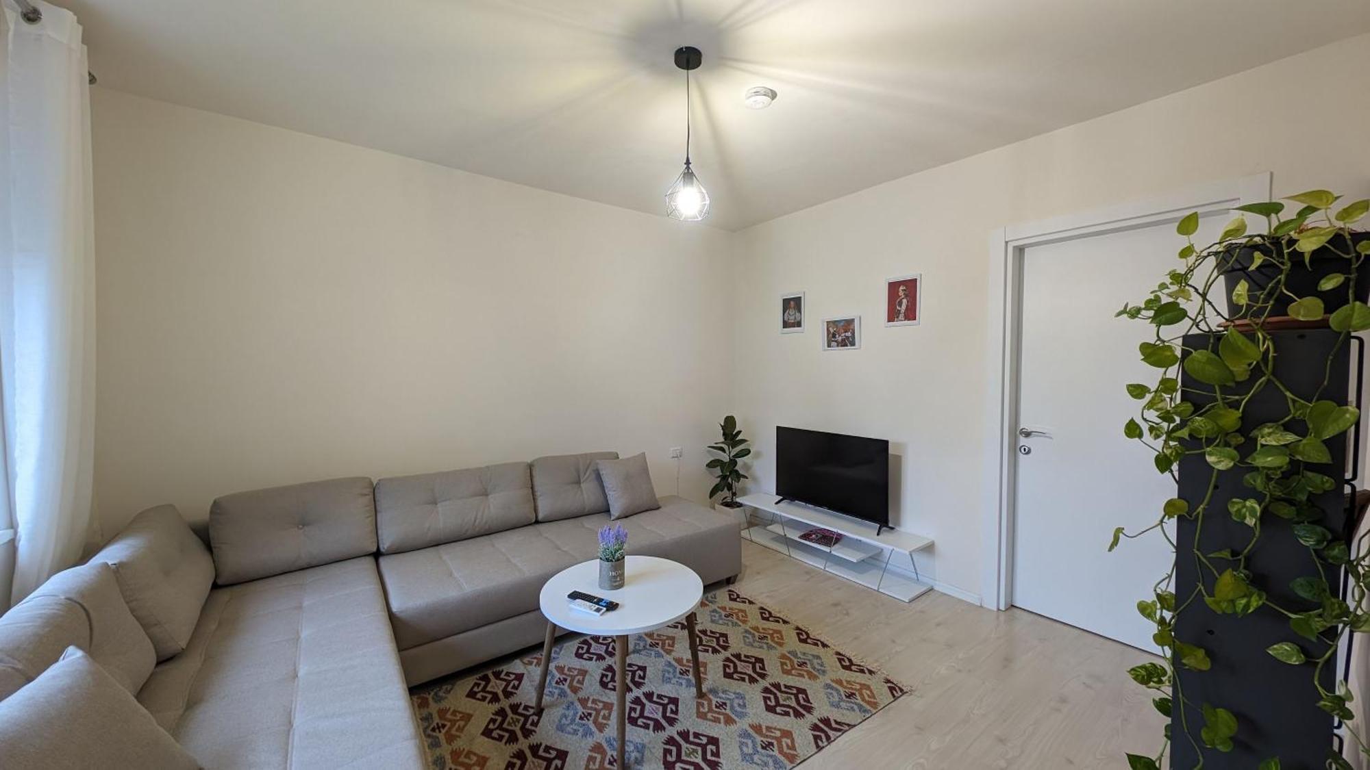 Modern Cozy Apartment 10 Min Walk To Skanderbeg Square Tirana Exterior foto