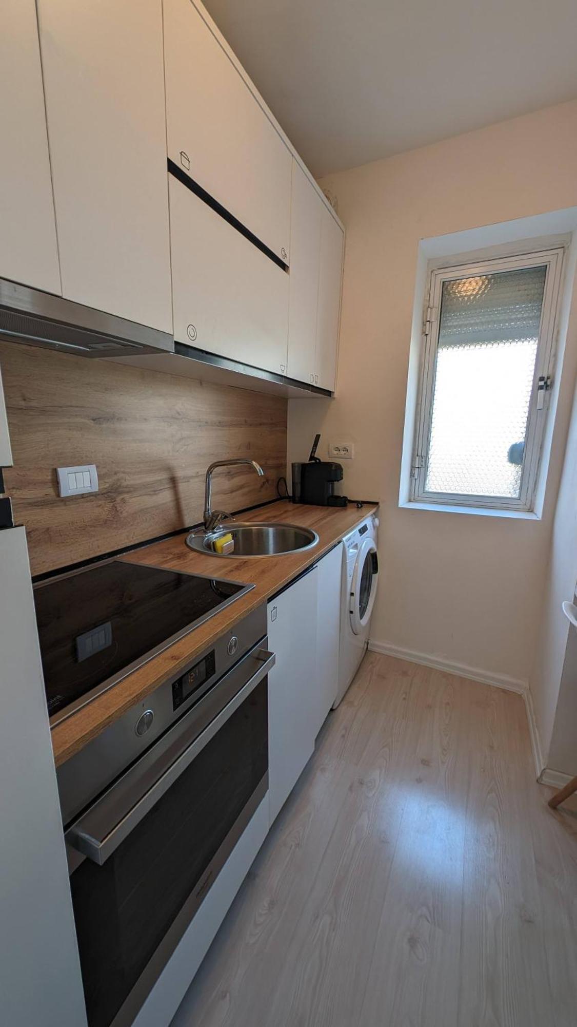 Modern Cozy Apartment 10 Min Walk To Skanderbeg Square Tirana Exterior foto
